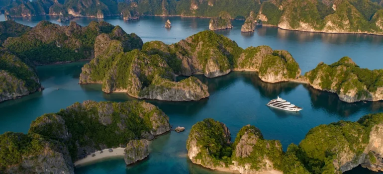 Cẩm nang du lịch đảo Cát Bà: Từ di chuyển đến những trải nghiệm không thể bỏ lỡ