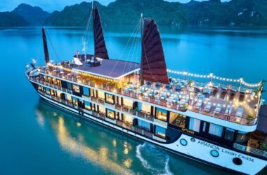 Hướng dẫn chọn du thuyền đẳng cấp tại Hạ Long phù hợp với ngân sách của bạn